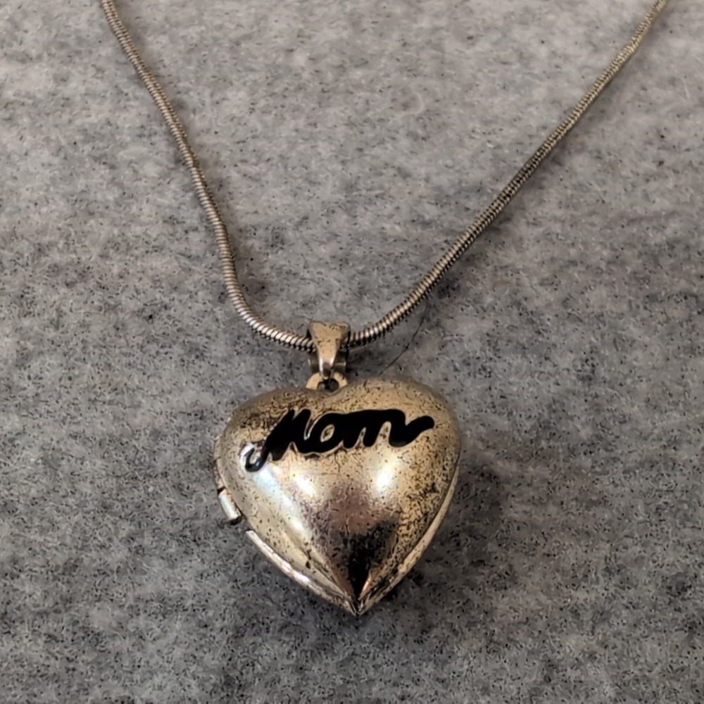 Silver Tone Heart Locket Necklace Mom Engraved Pendant Snake Chain Jewelry - Picture 1 of 5